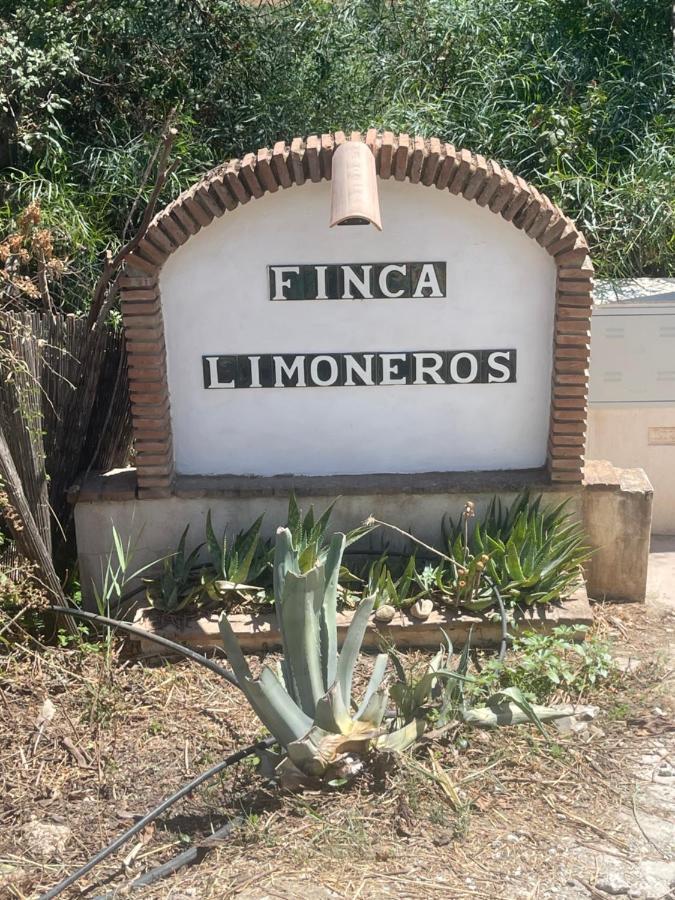 Апартаменты Finca Limoneros Эль-Чорро Экстерьер фото